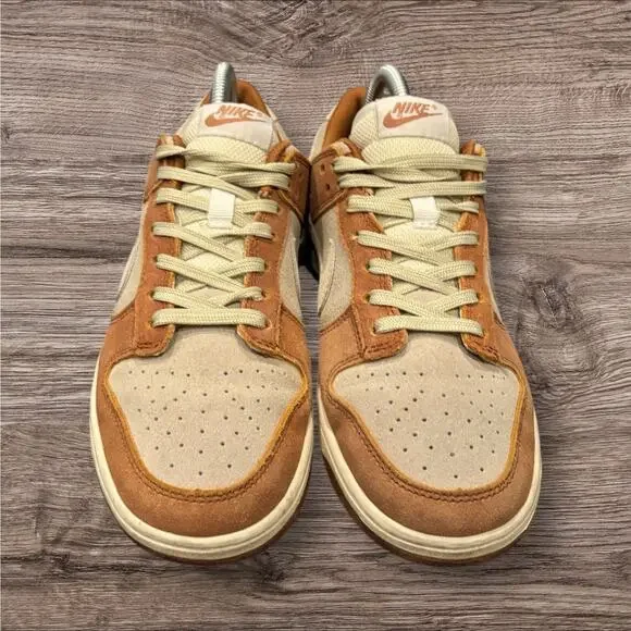 Nike Dunk Low Curry - Picture 2 of 5